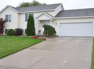 5638 Hickory Ridge Dr SW, Wyoming, MI 49418