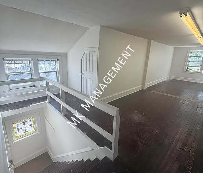571 Charles Ave — Photo 22