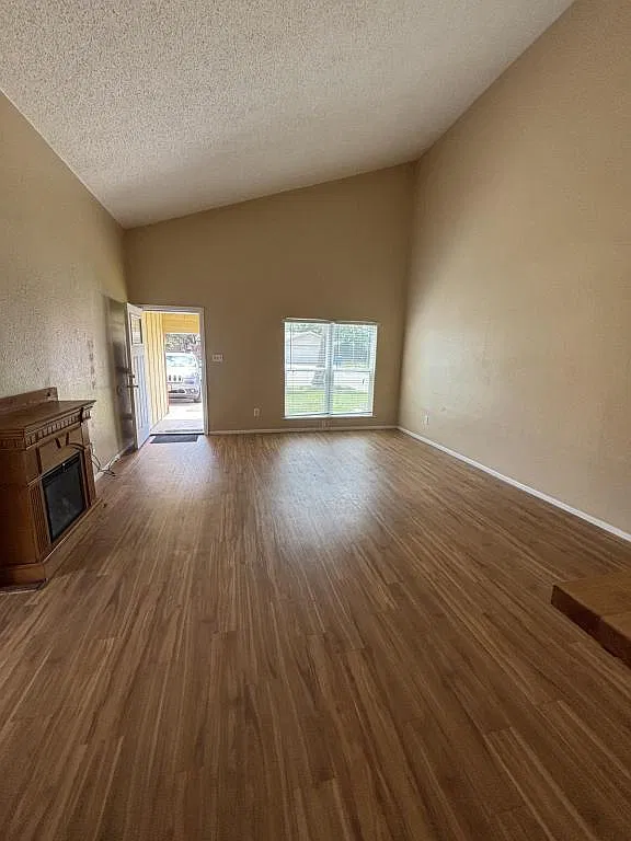 2119 Westwind Cir — Photo 3