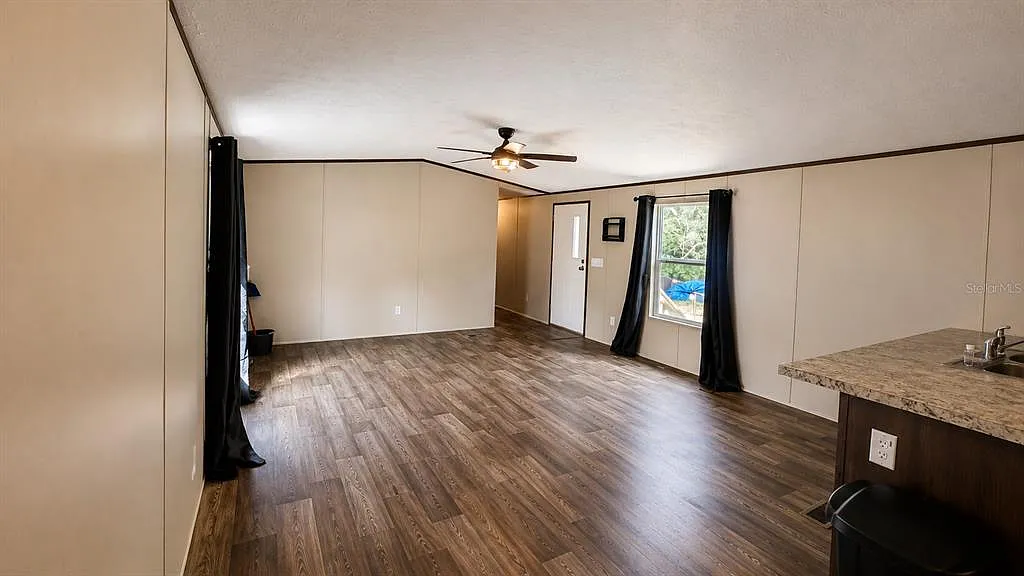 3 bed, 2.0 bath, 1140 sqft, $1,650 — Photo 4