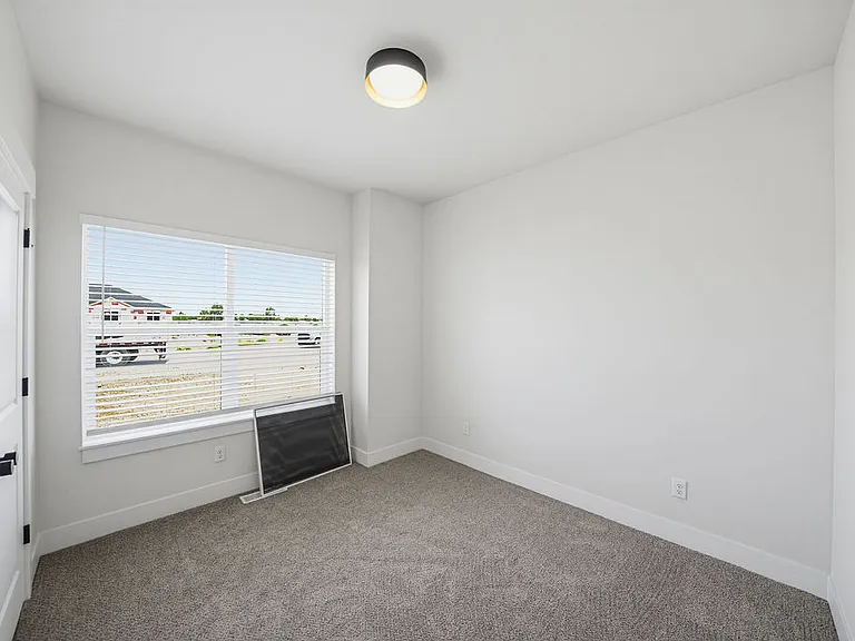 435 E River Ln — Photo 19