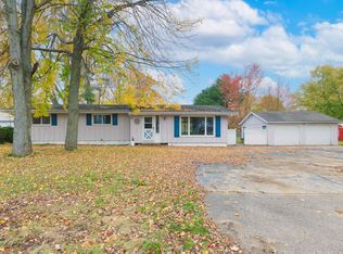 923 N Main St, Watervliet, MI