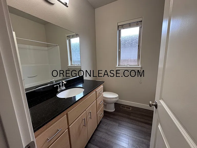 985 Lorella Ave — Photo 10
