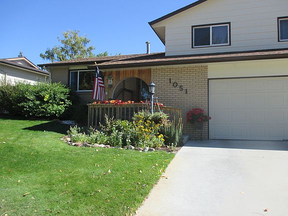 2nd image of 1051 Durango Dr