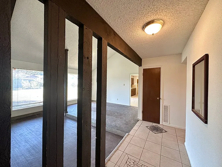 216 W Cardinal Ln — Photo 4