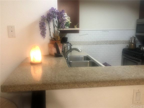 5th image of 5520 Owensmouth Ave APT 222