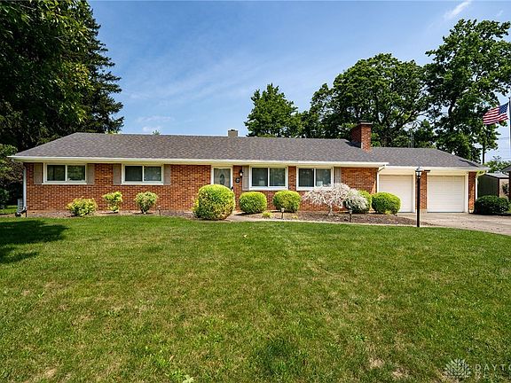 2nd image of 19 Boundbrook Dr