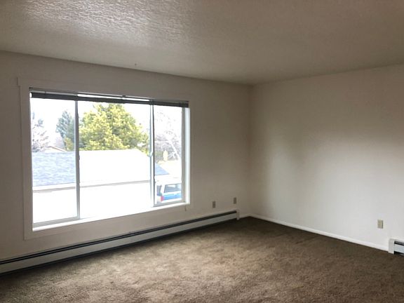 4th image of 105 E Granite Ave #A