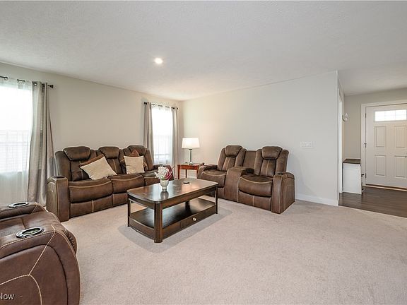 5th image of 1579 Leslie Dr