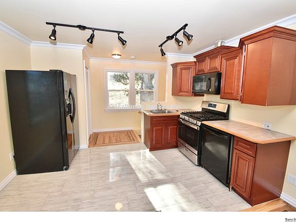 5th image of 6B Issel Ln