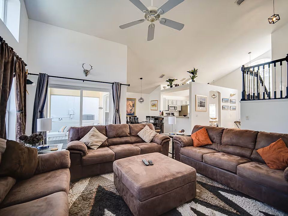 1st image of 204 Gleneagles Dr