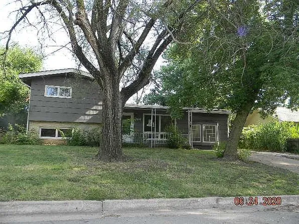 1501 E Beaumont Dr, Wichita, KS 67219