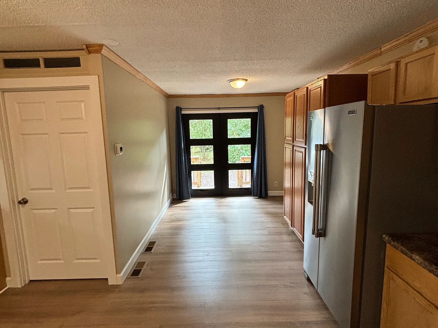 221 Court Ave N — Photo 3