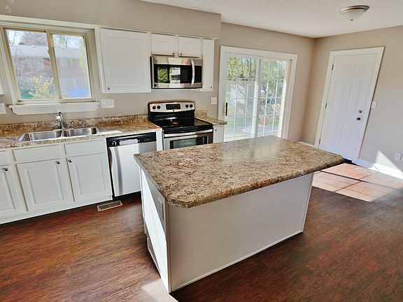 2nd image of 2548 Marigold Dr