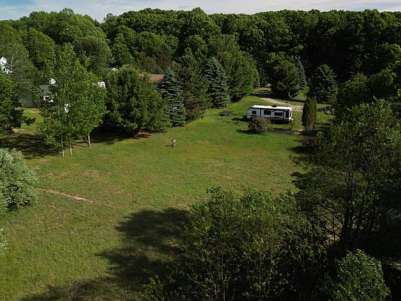 4th image of 6829 Dale Ct