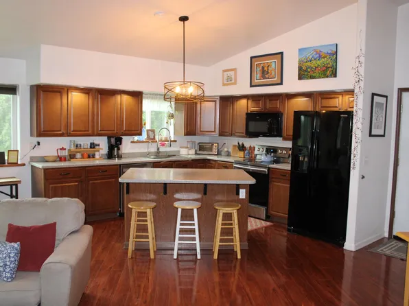 1295 Toolik Dr, North Pole, AK 99705