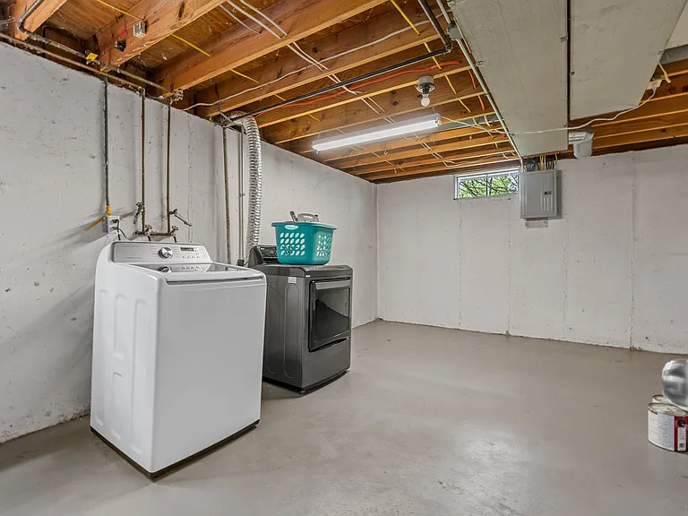 2674 Smokeview Dr — Photo 32