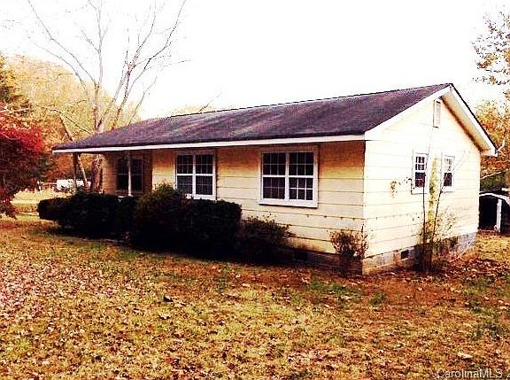 3rd image of 2542 Fairlawn Ln