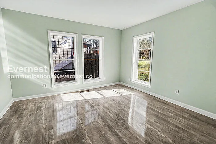2028 13th St N — Photo 10
