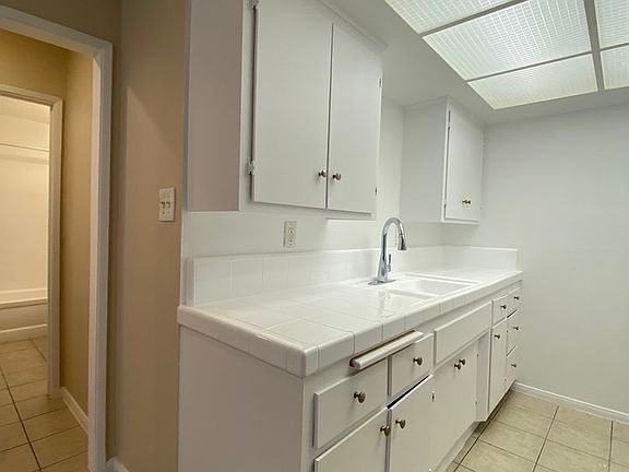 4th image of 1736 E 4th St APT 7