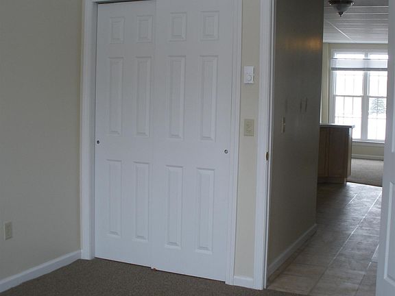 4th image of 8 Bridge St APT 212