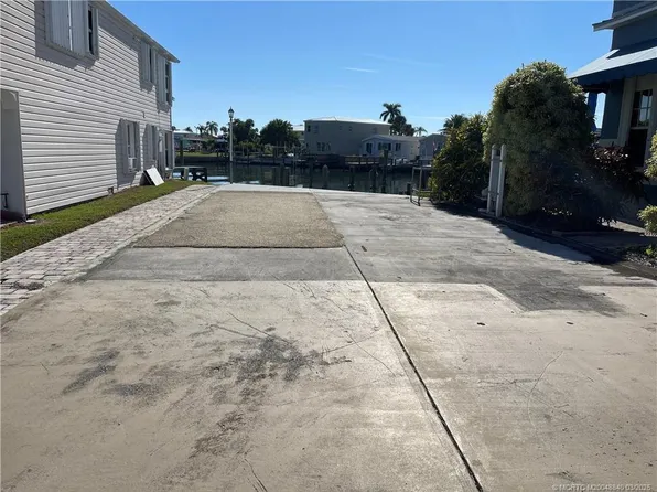 270 Nettles Blvd, Jensen Beach, FL 34957
