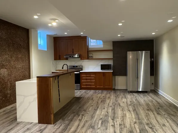 2374 Robmar Dr, Oakville, ON L6H 0B2