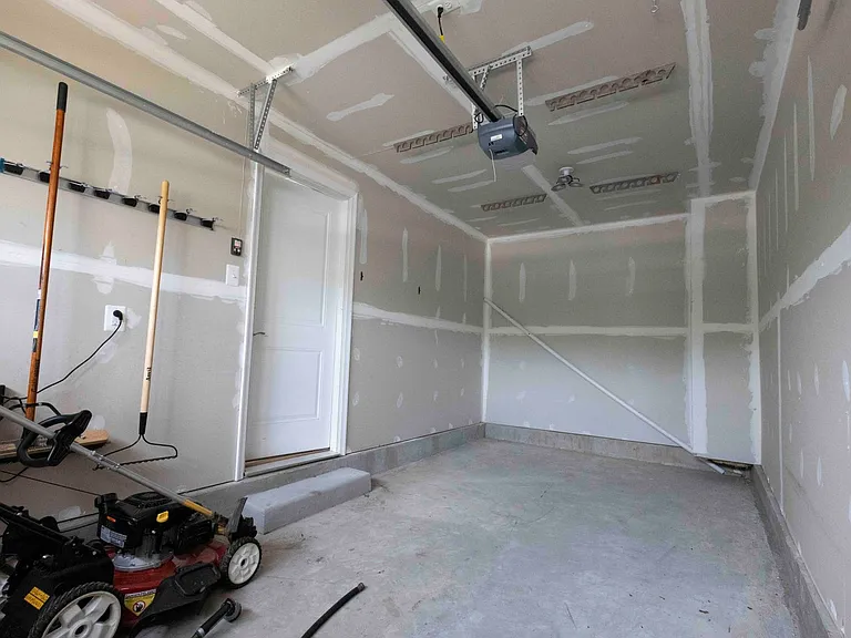 930 Dawes Ct — Photo 10