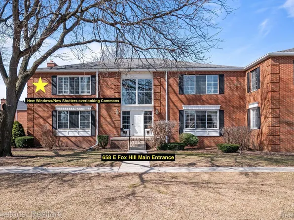 658 E Fox Hills Dr, Bloomfield Hills, MI 48304