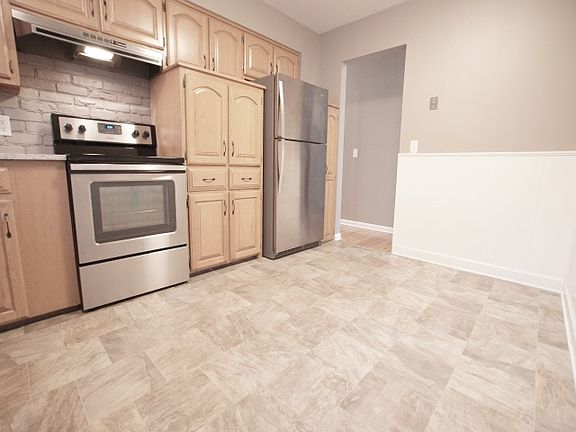 5th image of 4005 N 81st Ave