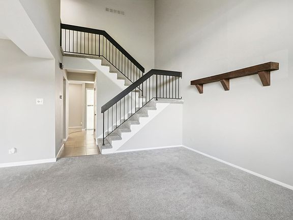 3rd image of 125 Windsor Dr