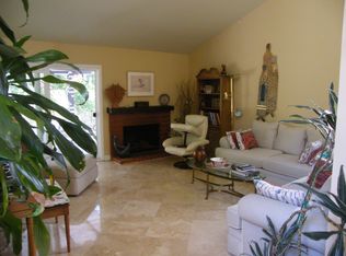 825 Shadow Lake Dr, Thousand Oaks, CA 91360