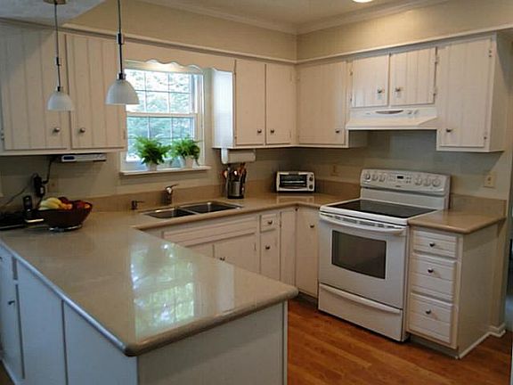 5th image of 11820 Shadybrook Dr