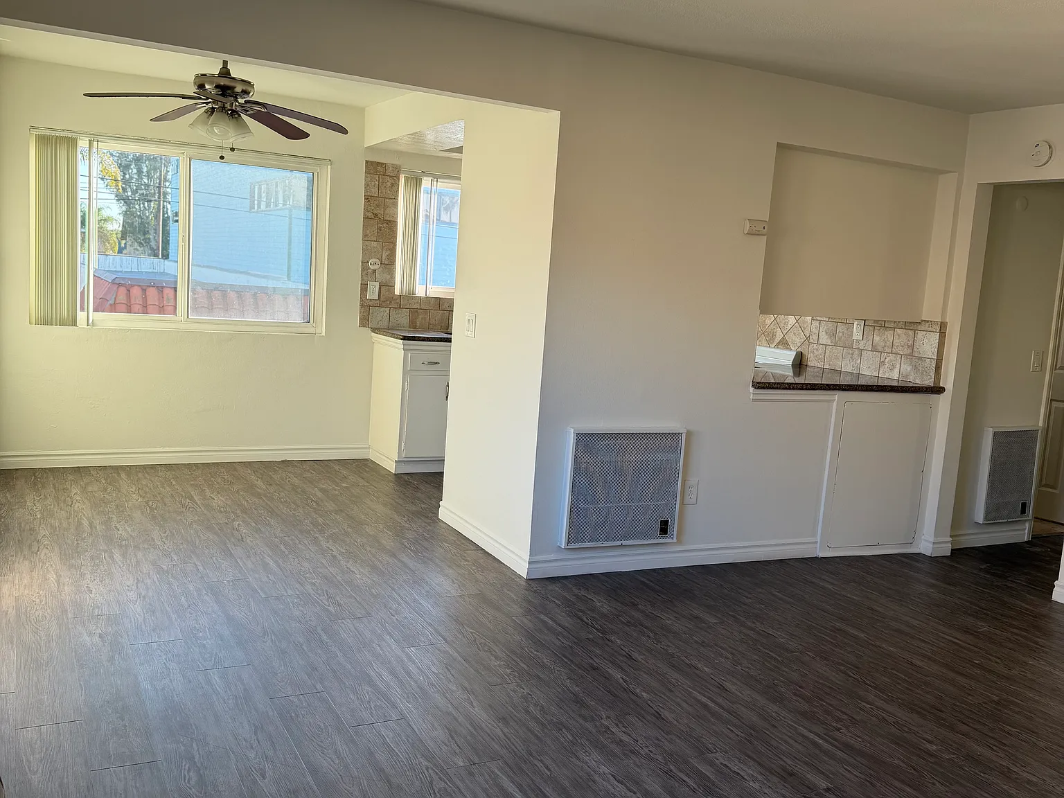 6062 Lime Ave — Photo 2