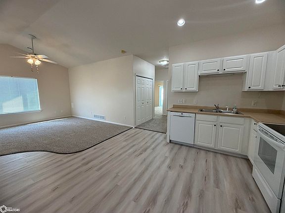 5th image of 502 1/2 Crestview Dr