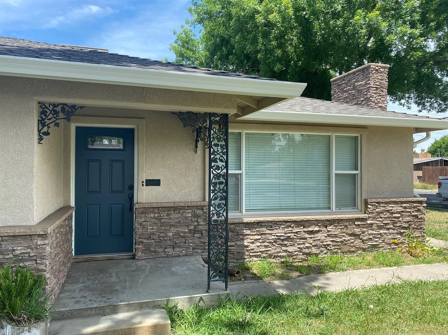 1501 Cherrywood Dr photo 1