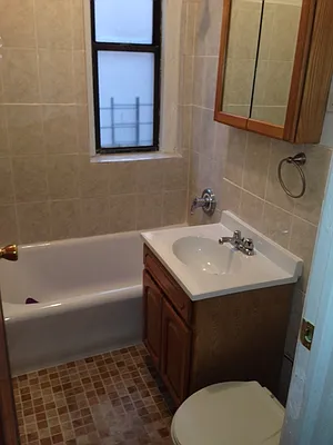 Rented by PMG Real Estate  | media 16