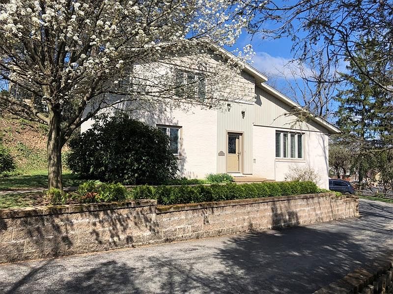 1st image of 200 N Carpenter Ave