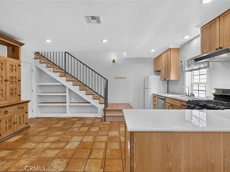 4151 Farmdale Ave — Photo 6