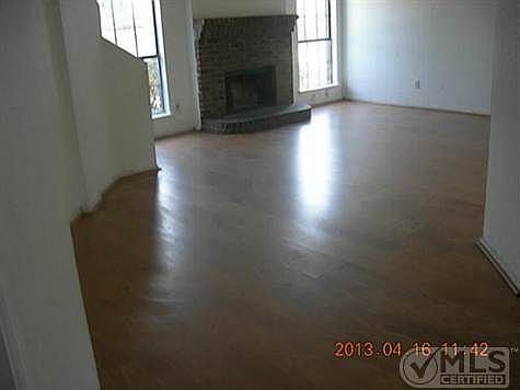 4th image of 1725 Hillside Dr