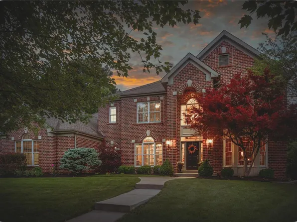 17914 White Robin Ct, Chesterfield, MO 63005
