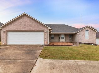 917 Paragould Dr, Jonesboro, AR 72405