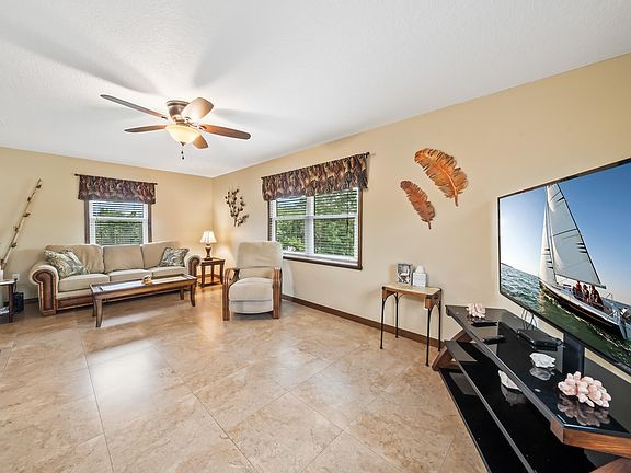 4th image of 5250 Highway A1a