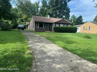1208 Gallant Fox Run Rd, Lyndon, KY 40242