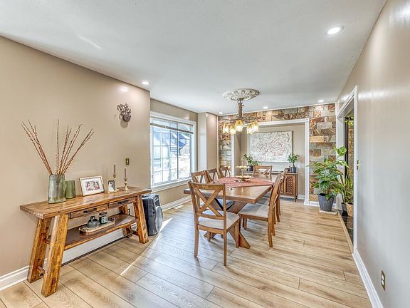 5th image of 1465 Blackwater Pl