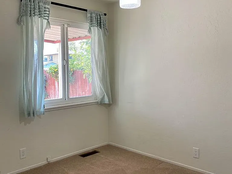2212 Francis Ave — Photo 27