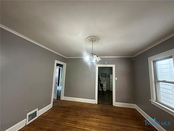 4th image of 226 E Pearl St