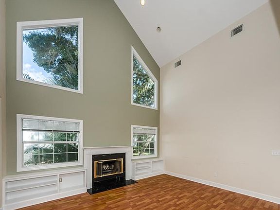 5th image of 2242 Fairoaks Dr