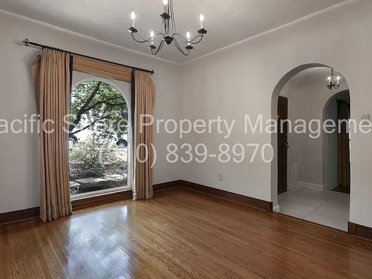 1229 Geneva St — Photo 9