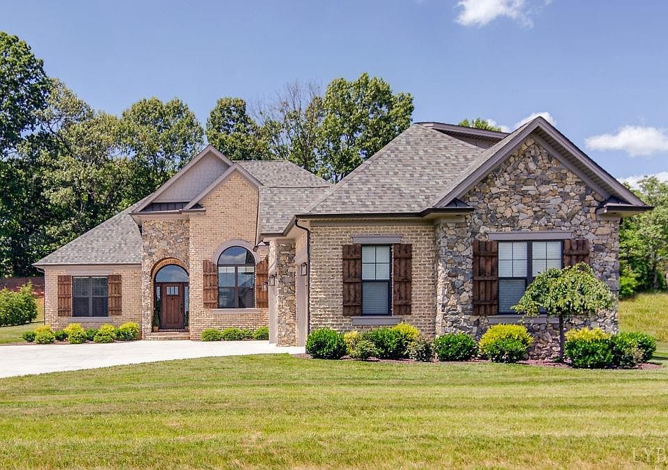 1st image of 1144 Lake Manor Dr